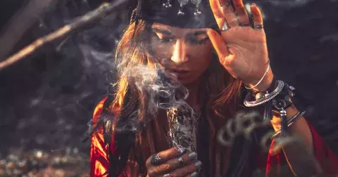 Numerologie: Magický dar podle data narození. Číslo sedm je jasnovidec, pětka mluví s duchy