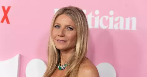 Gwyneth Paltrow se v padesáti letech ukázala bez make-upu na dovolené. Herečku byste zřejmě přehlédli