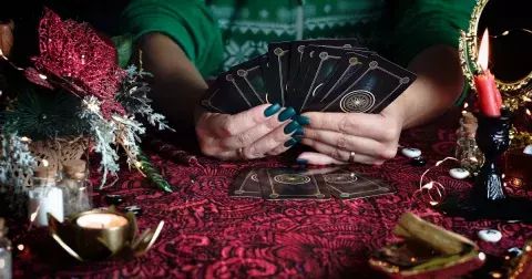 Tarotová předpověď od kartářky na týden od 23. do 29. ledna: Budete ostatním předávat pozitivní energii, ale i zmatkovat