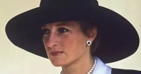 Prokleté oči s rysem sanpaku předurčují nositelům tragický osud: Měla je například princezna Diana. Máte je také?