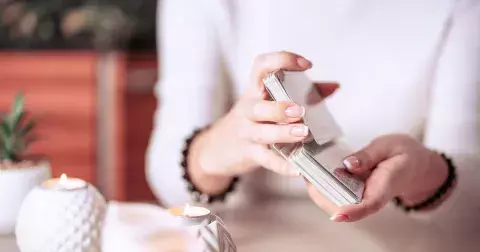 Tarotová předpověď od kartářky na týden od 18. do 24. března: Ďábel napoví, kdy číst mezi řádky