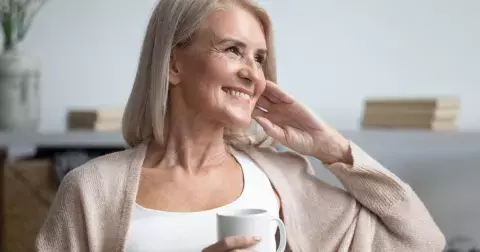 Jak zhubnout v obličeji: Jednoduché kroky, které pomohou ženám nad 40 ke štíhlejšímu obličeji