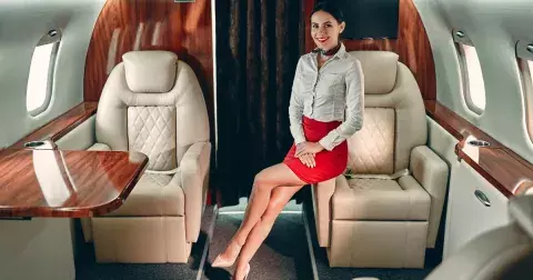 Letušky soukromých letadel poskytují mnohem rozsáhlejší služby, než je obvyklé. Přečtěte si šokující zpověď jedné z nich