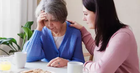 Zapomínání, ale i zmatenost už po 60. roce: Obávaný Alzheimer, stáří nebo jen stres? Při neobvyklých příznacích zpozorněte