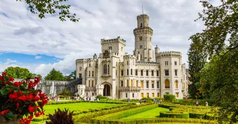 Kvíz: Poznáte podle fotografií nejoblíbenější hrady a zámky v Čechách a na Moravě?