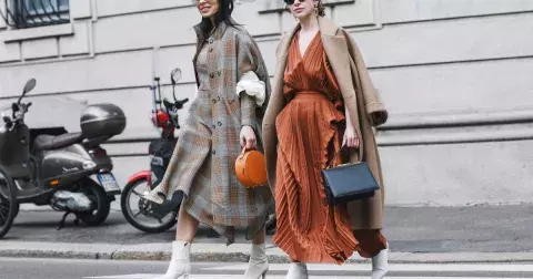 Módní trend jara 2023: Maxi šaty jsou hitem, který si zamilujete. Zakryjí vaše nedokonalosti během pár vteřin