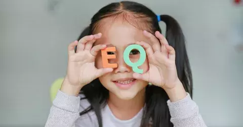 Emoční inteligence dítěte ovlivní jeho vztahy, úspěch i nemoci: Jak vychovat emocionálně inteligentní dítě?