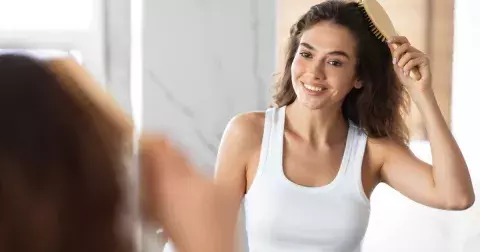 Nejkrásnější vlasové účesy, které trvají pár minut: Nemusíte mít praxi, být zruční ani trpěliví