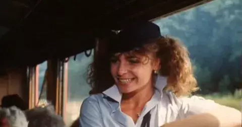 „Nezastavujeme, máme zpoždění!“ Legendární hláška odstartovala Vlastě Mészárosové kariéru. Herečka se nedožila ani 40. narozenin