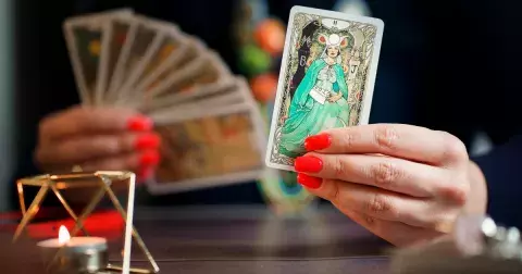 Červencový tarotoskop pro každé znamení zvěrokruhu: Berany čeká radikální změna, Panny se budou cítit osaměle