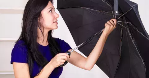 Předměty, které byste měli raději okamžitě vyhodit z domu: Negativní energii může přinést i deštník