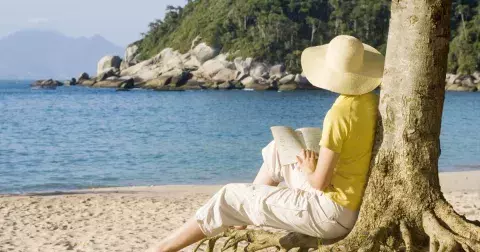 Nejlépe hodnocené knihy léta 2023: 5 knih, které si zamilujete 5 knih, které vám nesmí uniknout