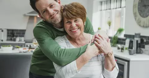 Mamánci podle znamení zvěrokruhu: 4 znamení, která nezdravě lpí na své matce