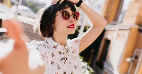 Galerie: Módní kousky, na které přísahají všechny Francouzky. Krása se skrývá v jednoduché eleganci