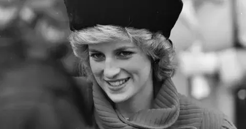 Jak by dnes vypadaly celebrity, které jsou po smrti: Fotograf vytvořil jejich podoby pomocí umělé inteligence