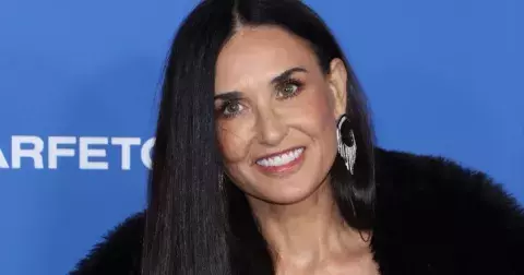 Poznali byste jindy dokonalé hollywoodské krásky bez make-upu? Demi Moore vypadá jako holka od vedle a Penelope Cruz přirozenost sluší