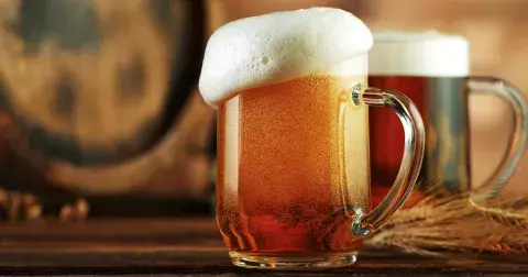 Pivo dle vědců léčí: Kolik ho vypít každý den, abychom se vyhnuli demenci, cukrovce a dalším problémům