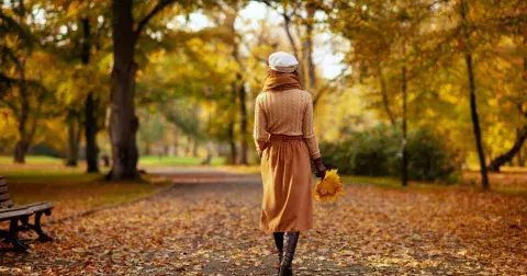 Galerie: Nejkrásnější podzimní sukně: Sluší ženám po 50 i těm větších velikostí