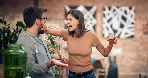 Sociopatka vás dostane na dno: Rozpoznejte ji! Stačí vnímat řeč těla