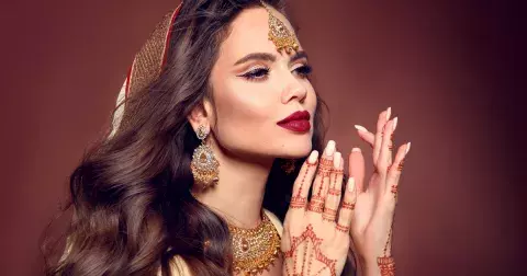 Konec vypadávání vlasů! Odhalte prastará tajemství nádherných a zdravýchvlasů