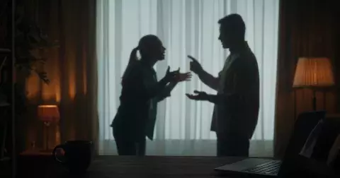 “Manžel dává naše peníze své sestře,” stěžuje si Zdenka. Rodinná terapeutka doporučuje, jak problém zvládnout