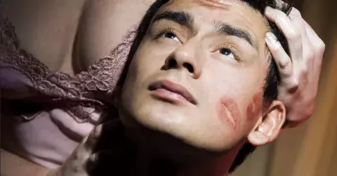 Tajná láska dívky z lepší společnosti a mladého kněze: Zakázaný vztah skončil velkou tragédií