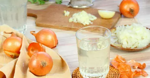 Obyčejná a levná potravina, kterou máme všichni doma: Přírodní antibiotikum pomáhá proti kašli i chřipce