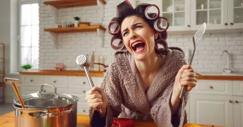 Pekelná kuchyně: Špatné uspořádání těchto 5 věcí vám přidělá spoustu práce s úklidem navíc