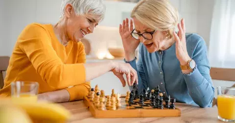 Tohle jsou nejlepší metody, jak po 50 udržet mozek v kondici. Dělejte je pravidelně