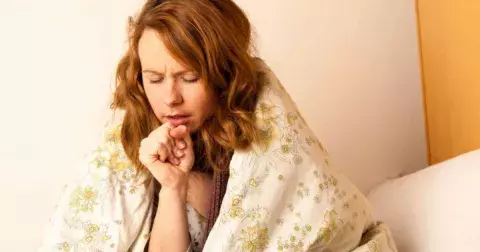 Trápí vás kašel? Zvolte účinnou strategii podle toho, jaký typ kašle máte