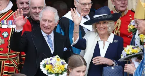 Korunovační kuře a zlatý kočár: Připomeňte si nejzajímavější fakta o korunovaci královny Alžběty II.