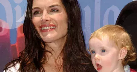 Naomi Watts, Gwen Stefani a další celebrity, které se rozhodly mít děti po 40 a dokázaly, že tento věk nebrání tomu stát se matkou