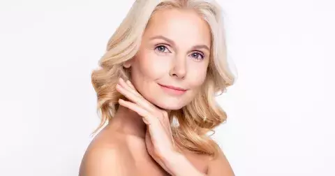 Vlasoví stylisté radí: Účesy podle tvaru obličeje, které vám uberou roky. Podívejte se na ty nejkrásnější