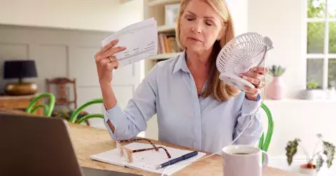 "Potila jsem se a byla neustále naštvaná". Tři ženy prozrazují své zkušenosti s přechodem