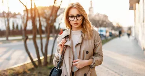 Nejkrásnější kabáty a bundy jara 2024: Vsaďte na kousky, ve kterých prochodíte několik sezon