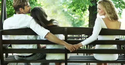 Lenka (42): Zblázním se, manželka mého milence je hezčí než já, nevím co dělat