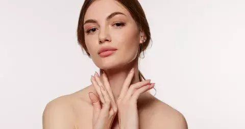 Jak moc jste atraktivní: Zásadní nejsou prsa, ani dokonalý obličej. Psychologové prozradili, co je nedůležitější