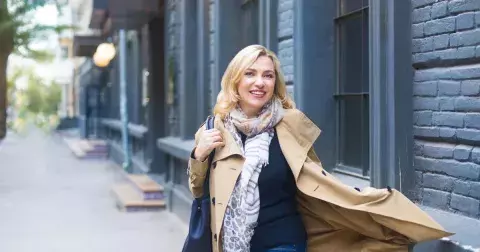 Jak po 50 vypadat mladší: Stačí se držet těchto 3 jednoduchých pravidel