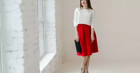 Trendy sukně jara 2024: V módě jsou retro kousky. Podívejte se do skříně, možná tam nějaké objevíte