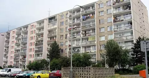 Jak se žilo za socialismu v paneláku. Na byty jako přes kopírák se čekalo i deset let