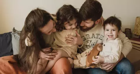 Děti jsou karmou svých rodičů. Potomek může být přítelem, nepřítelem, dlužníkem, nebo věřitelem. Zjistěte, jak to funguje