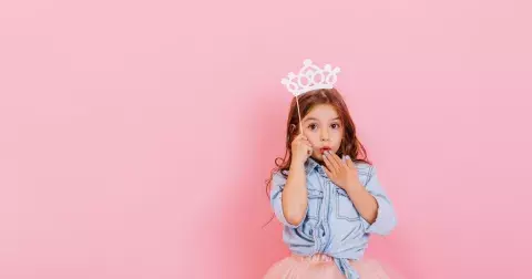 Narcismus: Chorobná zamilovanost do sebe sama, která může pramenit i z chyb ve výchově. Neděláte je náhodou také?