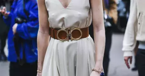 Pásek jako nejstylovější doplněk: Zjistěte, jak jej kombinovat tak, aby vytvořil lichotivou siluetu