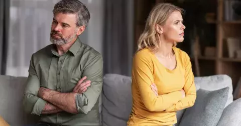 Ivana (46 let): Manžela dostihla krize středního věku a náhle se změnil. Zjistila jsem, že má milenku, ale bylo to ještě horší