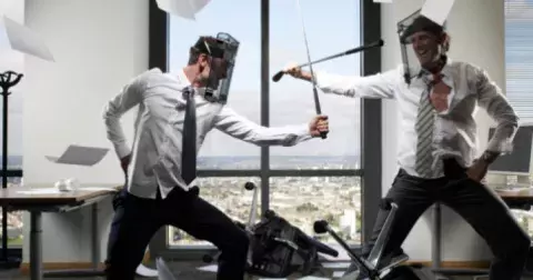 Držte se zpátky. Do těchto hádek byste se neměla míchat