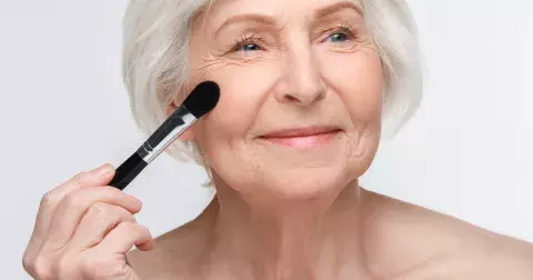 Vizážistka se podělila o své finty, jak omládnout i o několik let díky líčení