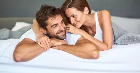 Muži milují starší ženy, co u nich hledají?