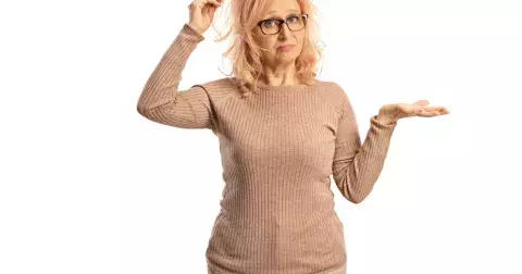 Tři barvy vlasů, které jsou pro ženy po 50 naprosto tabu: Jedna zvýrazní vaše vrásky, v dalších budete vypadat komicky