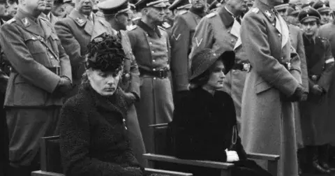 Lina Heydrichová: Po atentátu na manžela pohřbila i syna, na zámku v Břežanech jí otročili Židé z Terezína