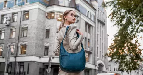 Styl nošení vaší kabelky o vás prozradí více, než byste chtěla, tvrdí odborníci